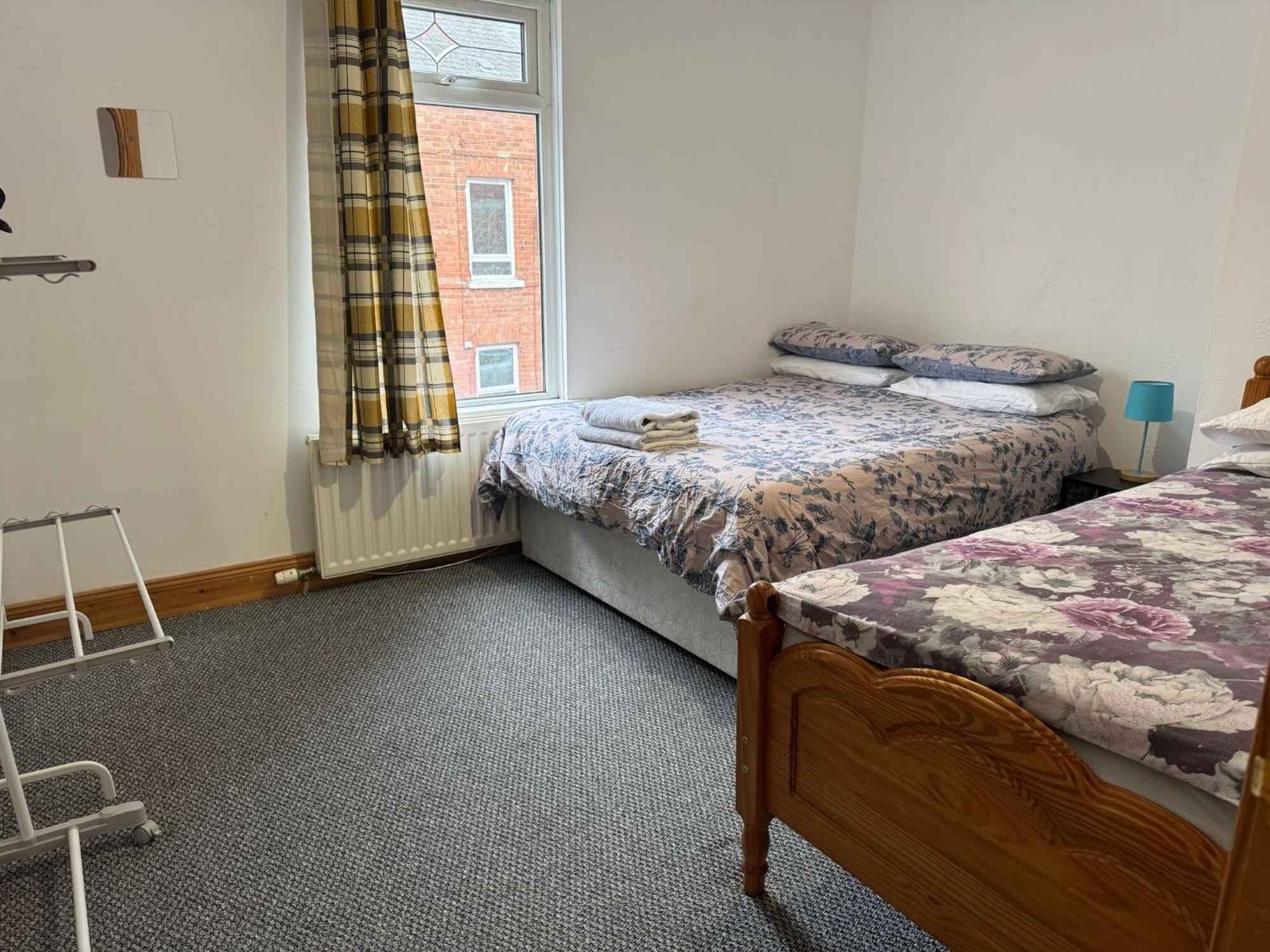 Lovely 2 Bedroom House Close To City Centre Belfast Exterior foto